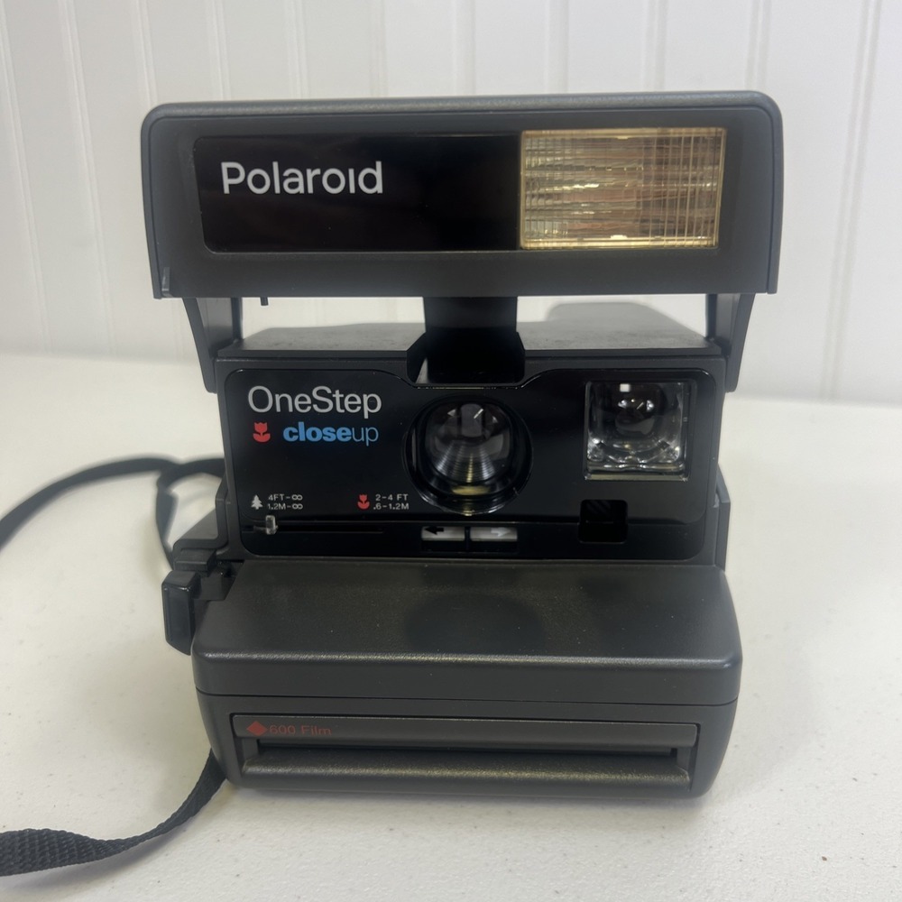 Vintage Polaroid Camera One Step Close Up With Flash Uses 600 Film